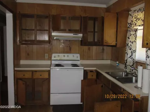 1104 Gaines Dr, Perry, GA 31069 photo 2