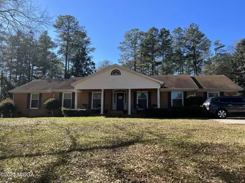 70 Hillsdale Rd, Forsyth, GA 31029