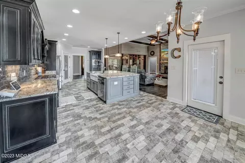 925 Broken Arrow Trl, Perry, GA 31069 photo 6