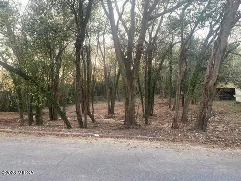 1979 College St, Macon, GA 31201