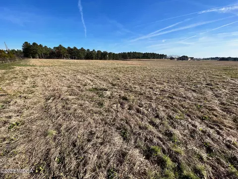 1005 Eagle Feather Trl, Perry, GA 31069 photo 1