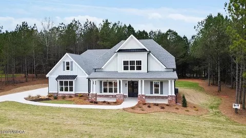 211 Freedom Dr, Forsyth, GA 31029