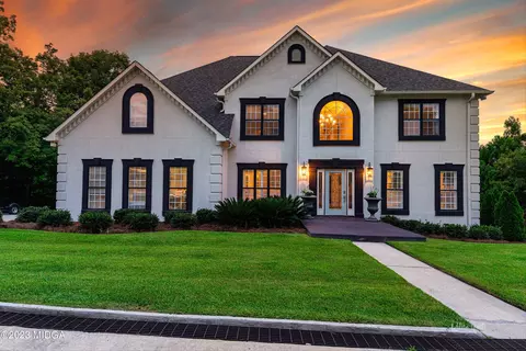 159 Waters Edge Dr, Lizella, GA 31052