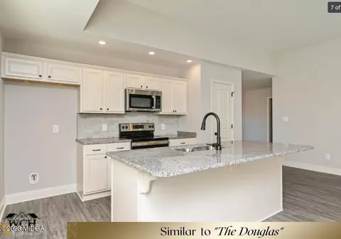 175 Red Tail Cir, Byron, GA 31008 photo 4