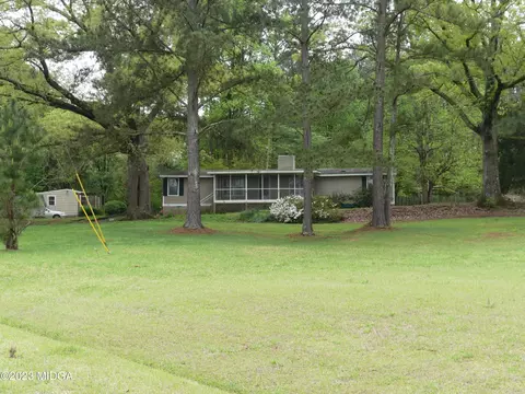 205 Margaret Dr, Forsyth, GA 31029