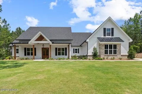 102 Fox Ct, Forsyth, GA 31029