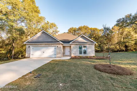 222 Hill Ln, Perry, GA 31069