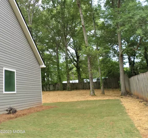 207 Needlecrest Dr, Gray, GA 31032 photo 2