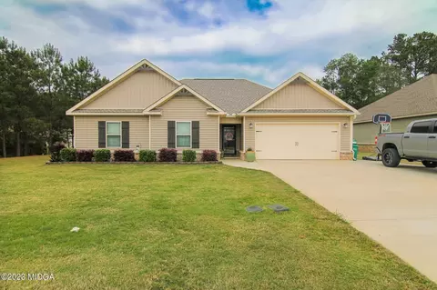 301 New Hope Dr, Perry, GA 31069 photo 2