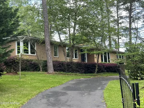 1211 Nottingham Dr, Macon, GA 31211