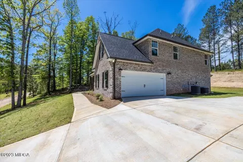 73 Cotswold Dr, Forsyth, GA 31029 photo 3