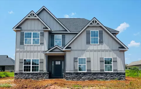 401 Cambrian Dr, Kathleen, GA 31047