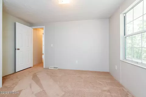 355 Mcgregor Cir, Byron, GA 31008 photo 24