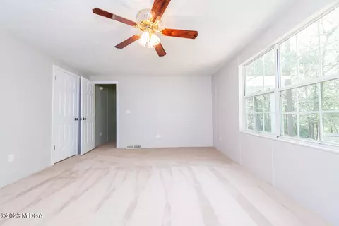355 Mcgregor Cir, Byron, GA 31008 photo 14