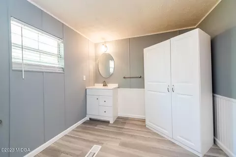 355 Mcgregor Cir, Byron, GA 31008 photo 17