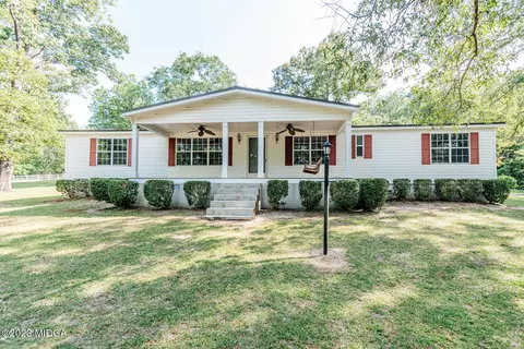 355 Mcgregor Cir, Byron, GA 31008 photo 1