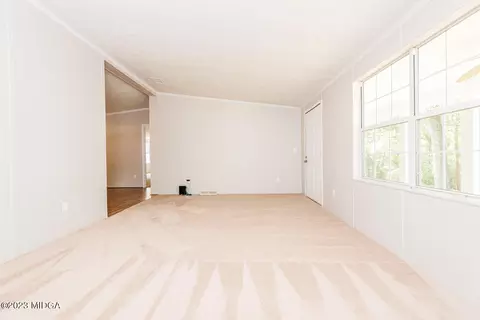 355 Mcgregor Cir, Byron, GA 31008 photo 6