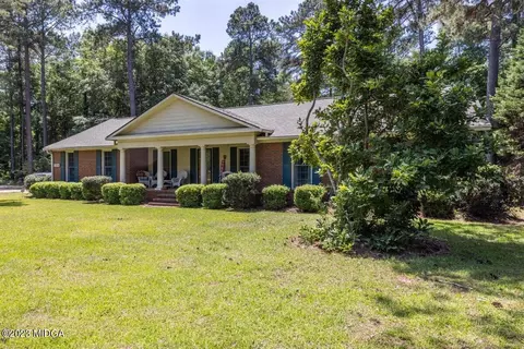1023 N Davis Dr, Perry, GA 31069 photo 2