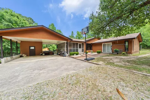 205 Whippoorwill Rd, Knoxville, GA 31050