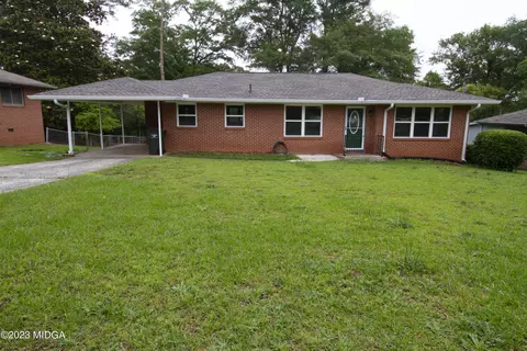 114 Springdale Dr, Warner Robins, GA 31088