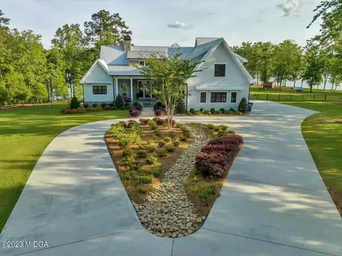 128 Lake Ridge Dr, Macon, GA 31220