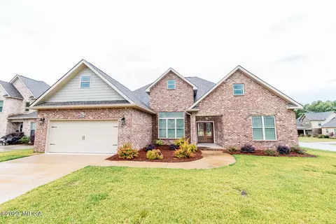 201 Sidney David St, Warner Robins, GA 31088