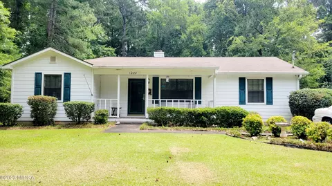 1022 Chisholm Trl, Macon, GA 31220