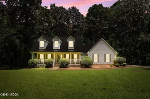 521 Holly Hills Ln, Mcdonough, GA 30252