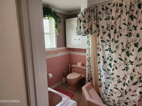 Undisclosed, Macon, GA 31204 photo 16
