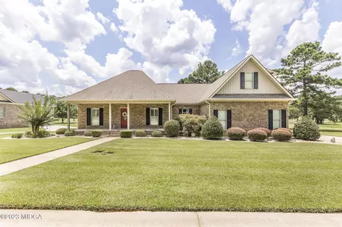59 River Ridge Dr, Hawkinsville, GA 31036
