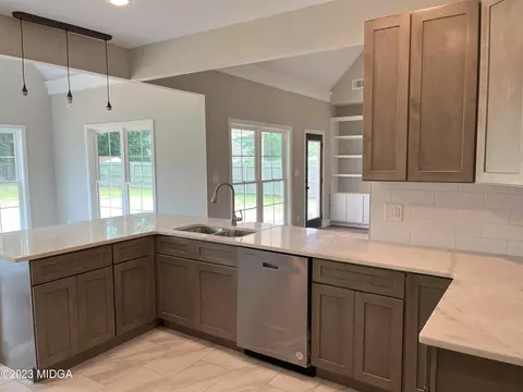 204 Amanda Dr, Macon, GA 31216 photo 4