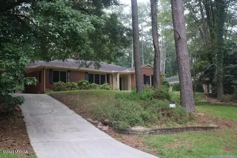 1755 Hawthorne Rd, Macon, GA 31211