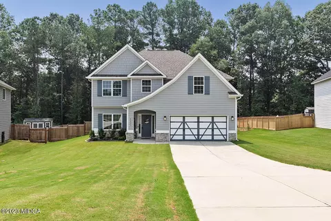4227 Cornwall Dr, Forsyth, GA 31029