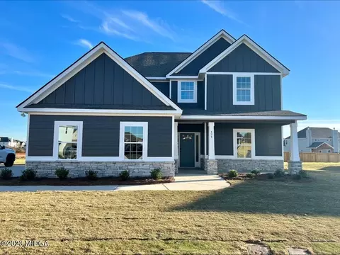 424 Cambrian Dr, Kathleen, GA 31047