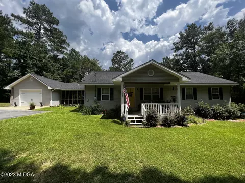 195 River Bend Dr, Macon, GA 31211