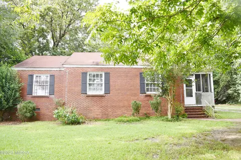 3365 Fairburn Ave, Macon, GA 31204