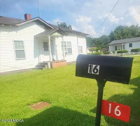 16 Short St, Wrightsville, GA 31096