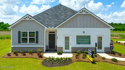 142 Farmers Way #220, Perry, GA 31069
