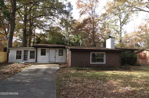 319 Clairmont Dr, Warner Robins, GA 31088