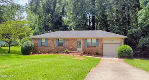 442 Sunset Cir, Forsyth, GA 31029