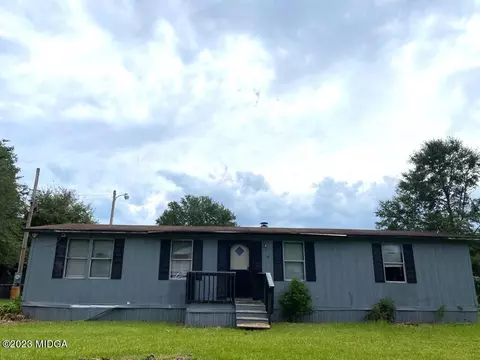 108 Cambridge Dr, Warner Robins, GA 31093