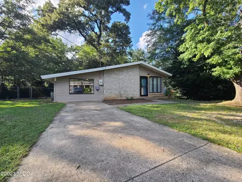 217 Mason Dr, Centerville, GA 31028