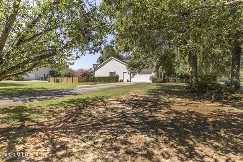 104 Gleneagle Dr, Byron, GA 31008