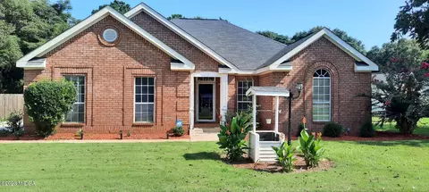 100 Rockford Ct, Centerville, GA 31028