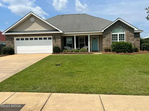 310 Falkirk Dr, Warner Robins, GA 31088