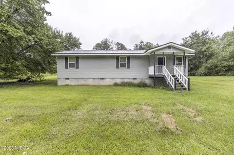 129 Shine Rd, Jeffersonville, GA 31044