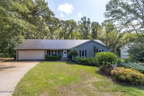 415 Pecan Cir, Forsyth, GA 31029