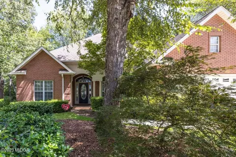 216 Plantation Dr, Warner Robins, GA 31088