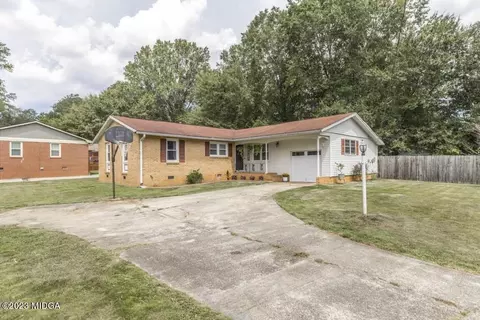 810 Woodsdale Ter, Macon, GA 31210