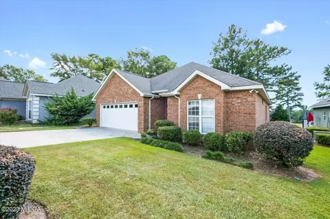 192 Fosters Grn, Macon, GA 31220